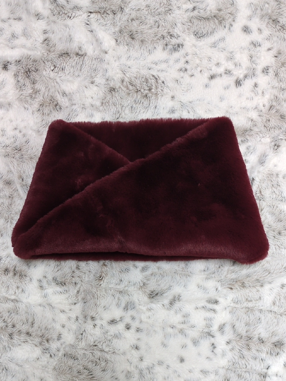 $10 MOVING SALE! La Fiorentina Faux Fur Scarf in Deep Wine